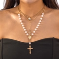 Collana a tre strati con ciondolo a cuore, perle finte e croce crocifisso in oro - Stile Perla Croce Vintage (NC25Y1307) / Oro