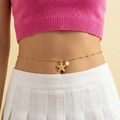 Detail of gold waist chain with starfish pendant and pearl charm on a model - Starfish Pearl Style (BJ26Y0005-4) / Gold