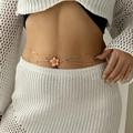 Chaîne de corps dorée à double rangée avec un délicat pendentif fleur rose pastel - Style Double Couche Fleur Rose Or