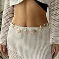 Chaîne de taille dorée chic avec étoiles de mer, coquillages et perles blanches ovales - Style Perles Étoile de Mer Perle Artificielle Or
