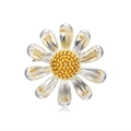 Elegante broche de margarita bicolor plata y oro con pétalos detallados y estambre dorado - Estilo Margarita (BC18Y0253)