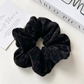 Elastico per capelli in velluto nero a pois con trama arricciata per acconciature - Elastico a Pois Velluto Nero