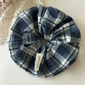 Coletero retro de cuadros azules y blancos con etiqueta hecha a mano para mujer - Cuadros Azul Oscuro