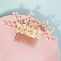 Peine nupcial con flores de acrílico blanco perlas y diamantes en base dorada - Blanco (HS-J7480G)