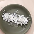 Exquisito peine de novia con flores blancas, perlas y hojas plateadas para peinados de boda - Estilo Flor Blanca de Cinco Pétalos(HS-J7142S)