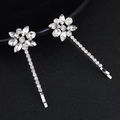 Elegante silberne Blumen-Haarspangen mit Strasssteinen und langen Quasten auf Schwarz - Silberweißes Blumenstil (HS-J3282)