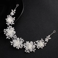 Cerchietto da sposa a fiori argento con cristalli scintillanti e perle finte bianche - Argento
