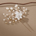 Épingle à cheveux de mariée en fil doré avec fleurs blanches et perles sur clip en U - Style Doré (HS-J4498G)