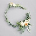 Böhmischer Braut-Blumenkranz mit cremefarbenen Rosen und Eukalyptus auf grauem Grund - Blumenstirnband (HS-J4363) / Cremeweiß