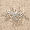 Elegante pettine per capelli con perle bianche, cristalli blu e strass brillanti - Stile Cristallo Blu Chiaro / Argento (HS-J6162)