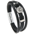 Detail eines mehrlagigen schwarzen Lederarmbands für Herren mit Kompass-Element und Magnetverschluss - Schwarz