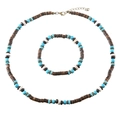 Detailansicht des handgefertigten Boho-Sets aus Türkis- und Kokosperlen, Kette und Armband - Kaffee und Blau Perlen