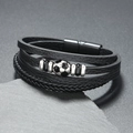 Handgefertigtes mehrlagiges Lederarmband für Herren mit einem detaillierten Fußball-Charm - Schwarz