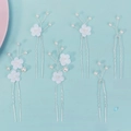 Detalle de 6 horquillas para novia con flores de tela blanca y perlas en pasadores plateados - Estilo Flor Blanca (HS-J7356S)
