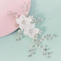 Dettagli dei fermagli per capelli da sposa fatti a mano con fiori bianchi e perle - Stile Clip a Becco d'Anatra (HS-J7399S)
