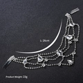 Dettaglio della catena per capelli in argento con strass, cristalli a goccia e pettini - Catena per Capelli Multistrato a Goccia (HS-J3590)