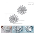 Dettaglio macro delle clip per scarpe con strass brillanti e attacco a clip in metallo - Stile Floreale Squisito (SC-J064)