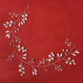 Vue détaillée de la vigne à cheveux mariée argentée faite main avec perles et cristaux - Vigne Perle Argentée Main (HS-J6438S)