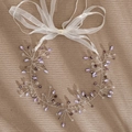 Détail de vigne de cheveux de mariée en cristal violet avec fil argenté et ruban - Vigne Cristal Violet Argentée (HS-J6861)
