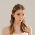 Exotic silver-colored hair chain with rhinestones and water drop pendant on a model - Gold (HS-J6610S)