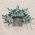 Pettine per capelli fatto a mano con cristalli verdi e foglie in filo nero su base beige - Stile Radiale con Perline Fatto a Mano (HS-J6471)