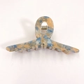 Grande molletta per capelli con motivo marmorizzato celeste e beige in acetato e metallo - Blu Bianco Marmorizzato Misto (D10-3-14)