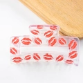 Süße 8cm Haarklammer aus PVC mit trendigen roten Lippen-Prints auf klarem Grund - Lippendruck-Stil (D19-1-5)