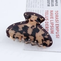 Haarklammer mit Schildpatt-Muster, Leoparden-Print und goldenen Nieten am dunklen Rand - Schildpattmuster (C4-2-26)