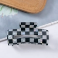 Elegante pinza para el pelo con diseño de tablero de ajedrez en blanco y negro - Cuadros Pequeños Iridiscentes