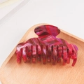 Grande molletta per capelli con trama marmorizzata rossa su vassoio di legno - Marmo Rosso Rosa (C2-4-10)