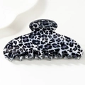 Grande pince à cheveux en acrylique avec motif léopard noir et blanc et fini brillant - C9-4-14