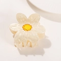 Pinza per capelli a fiore bianco perlato con centro giallo e punti rossi donna - Beige