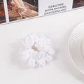Coletero de felpa suave en color blanco para un peinado elegante y cómodo - Blanco