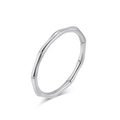 Elegante minimalistische bamboe ring in zilveren afwerking met gepolijst roestvrij staal - 5# / Zilver