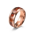 Polierter Wolframring in Roségold mit dunkelbrauner Holzmaserung und Innengravur - 8mm Roségold