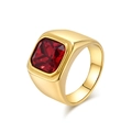 Chevalière pour homme en titane doré avec un grand rubis synthétique de forme carrée - Or Pierre Rouge