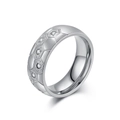 Anillo de acero inoxidable plateado con patrones hexagonales y circonitas brillantes - Talla 7 (EE. UU.) / Color Acero