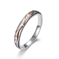 Minimalistischer Paar-Ring in Silber mit roségoldenem Geweih-Relief und Politur - 5# / Breite Version