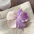 Perlmutt-Haarklammer mit Farbverlauf in Lila und Creme im Plumeria-Blütendesign - Metalllila