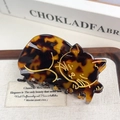 Cute acetate cat hair claw clip in classic brown tortoiseshell pattern for women - Coffee Tortoise Shell