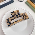 Classic tortoiseshell 13cm acetate hair claw clip for thick hair displayed on white tray - Beige Tortoise Shell