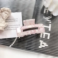 Eleganter rechteckiger Haarklammer mit rosa-weißem Marmor-Acetat-Muster für Damen - Hellrosa 7.5cm