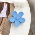 Matte sky blue flower hair claw clip with minimalist five-petal design for daily hairstyles - Blue / 7.5cm