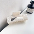 Pince à cheveux minimaliste en acétate marbré crème avec design rectangulaire - 10.5cm / Blanc Gemme