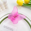 Pince à cheveux papillon rose mat avec ressort doré sur une assiette décorative - Violet Fruit du Dragon Mat 5.5cm