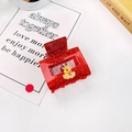 Pinza per capelli rossa glitterata in acrilico con renna natalizia e sciarpa - Stile Renna Gialla / Rosso