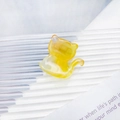 Adorable yellow acetate cat-shaped hair claw clip with marble texture for styling - Yellow