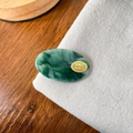 Clip de pelo ovalado efecto mármol verde con placa metálica dorada marca ROKO POSCA - Verde Oscuro (4*2.4cm)