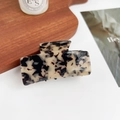 Classic rectangle hair claw clip with cream and black tortoiseshell resin pattern - Beige Leopard / 7.5cm