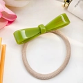Élastique à cheveux fait main avec nœud en acétate vert et cordon beige doux - Vert Moutarde 6.5cm